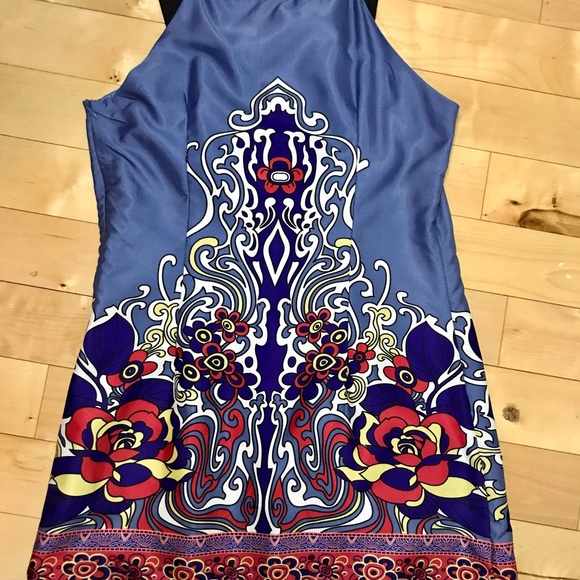 Fabulous vibrant sleeveless blouse - Picture 3 of 10